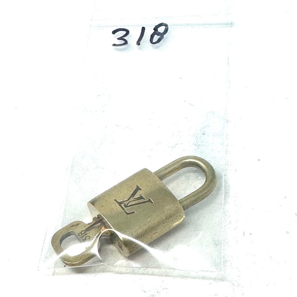 Authentic Louis Vuitton Gold Lock & Key Brass Number 318 - Picture 7 of 7